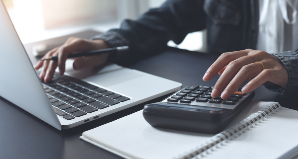 業界最安値の買取手数料2.0%～